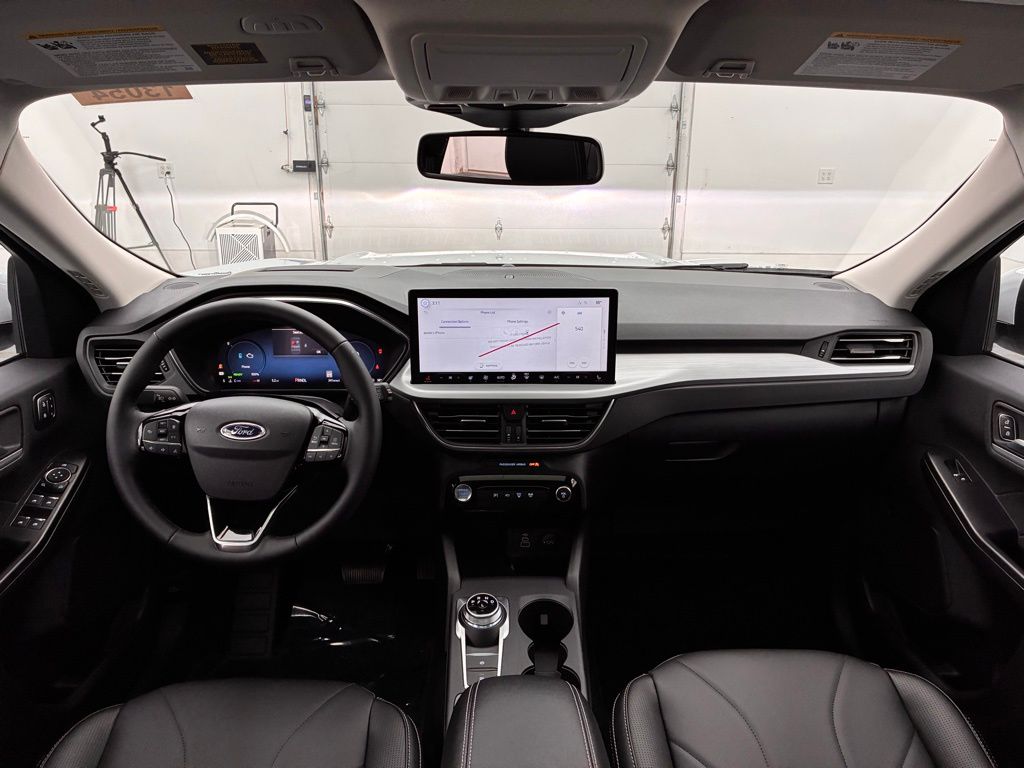 2026 Ford Escape Hybrid Platinum photo 2