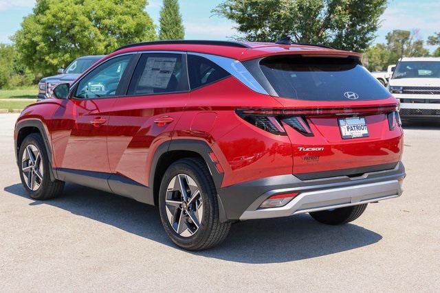 New 2025 Red Hyundai SEL Convenience FWD image 3