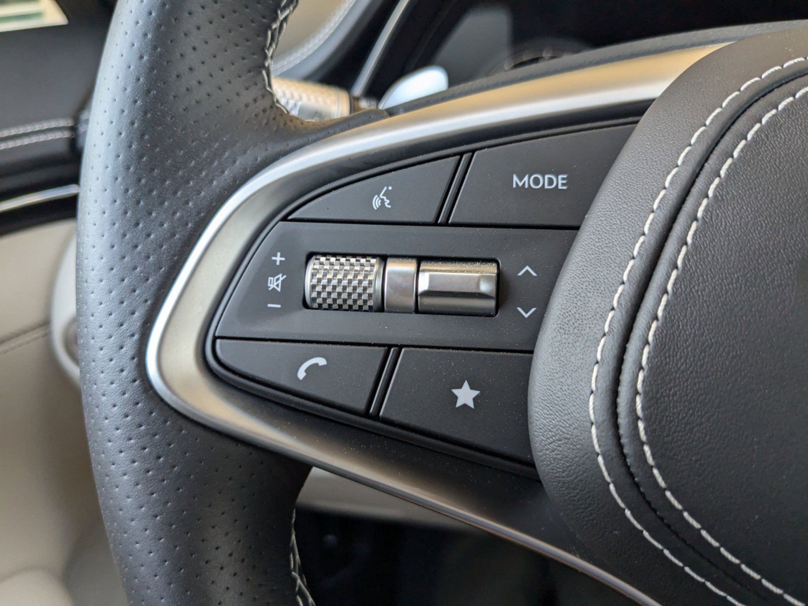 2025 Genesis GV70 3.5T Sport Advanced photo 4