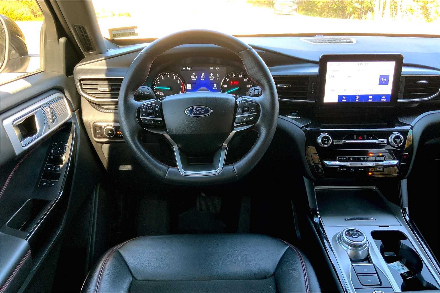 2023 Ford Explorer ST-Line photo 4