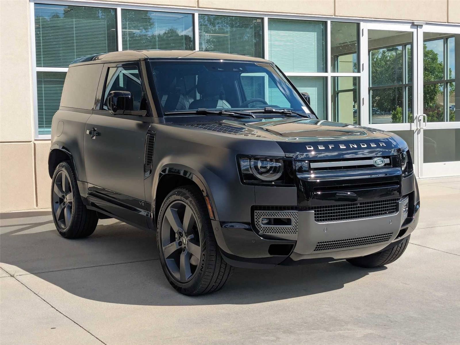 2024 Land Rover Defender 90 Carpathian Edition photo 2