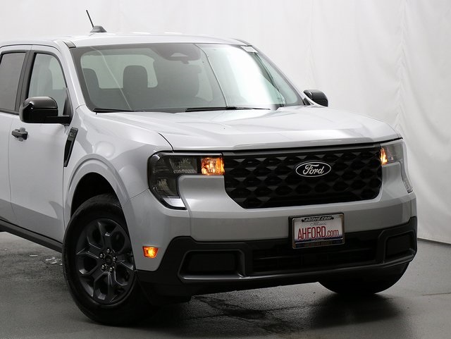 2025 Ford Maverick XLT photo 2
