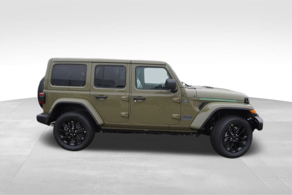 2025 Jeep Wrangler Sahara 4xe photo 2