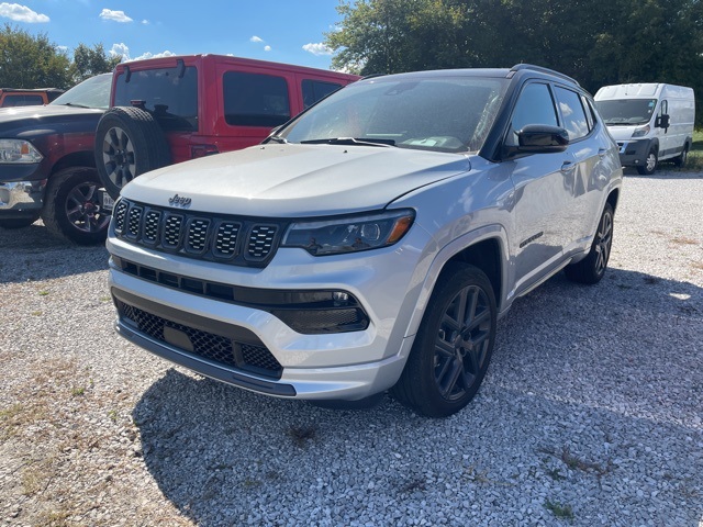 2024 Jeep Compass Limited photo 2