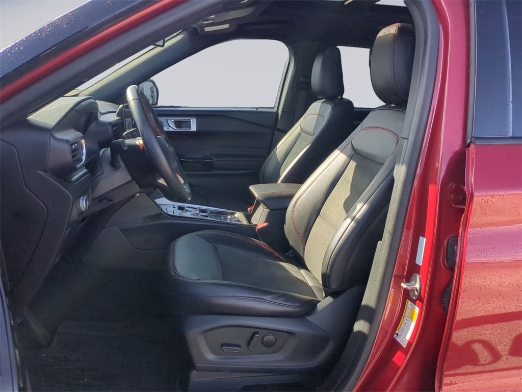 2023 Ford Explorer ST-Line photo 10