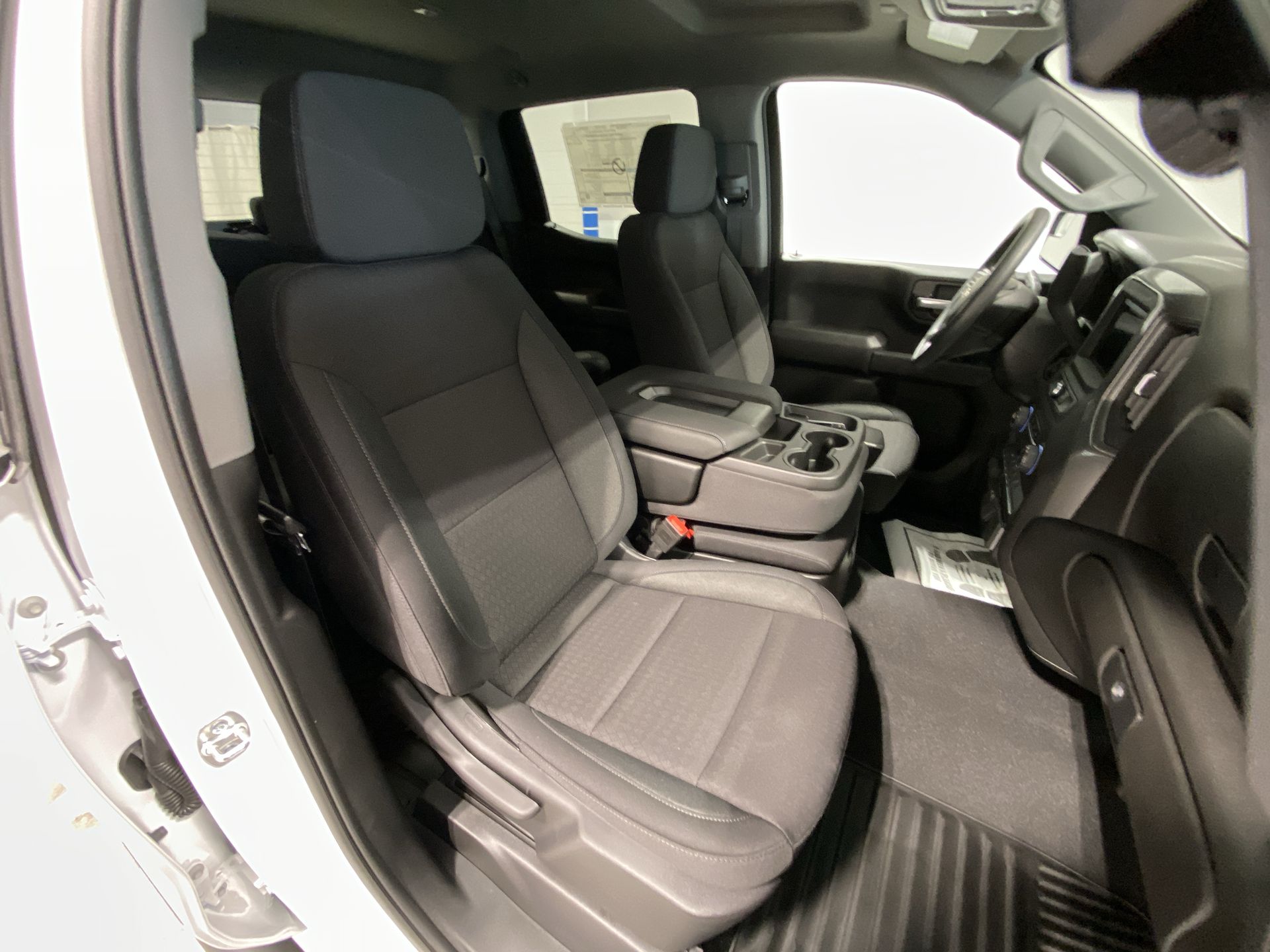 2025 Chevrolet Silverado 1500 Custom photo 25