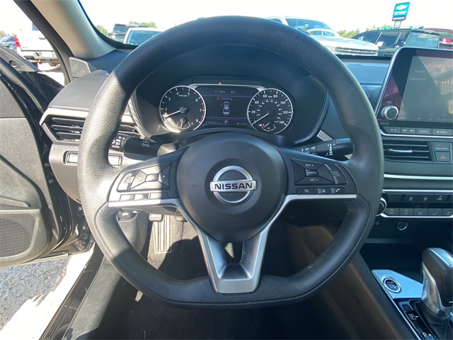 2022 Nissan Altima SV photo 22