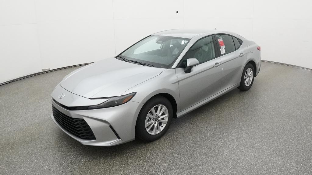 2026 Toyota Camry LE's photo