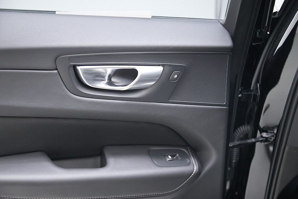 2024 VOLVO XC60 - Image 20