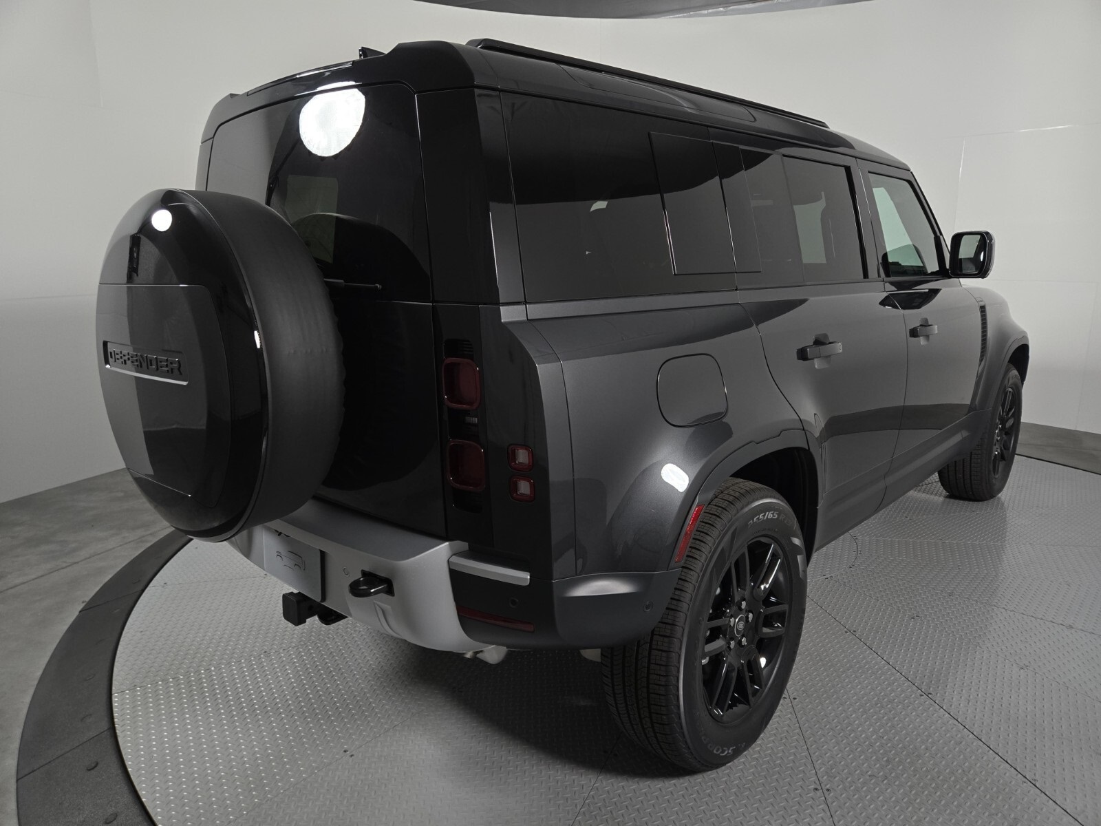 2025 Land Rover Defender 110 S photo 2