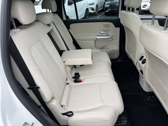 2025 Mercedes Benz EQB 300 4MATIC photo 5