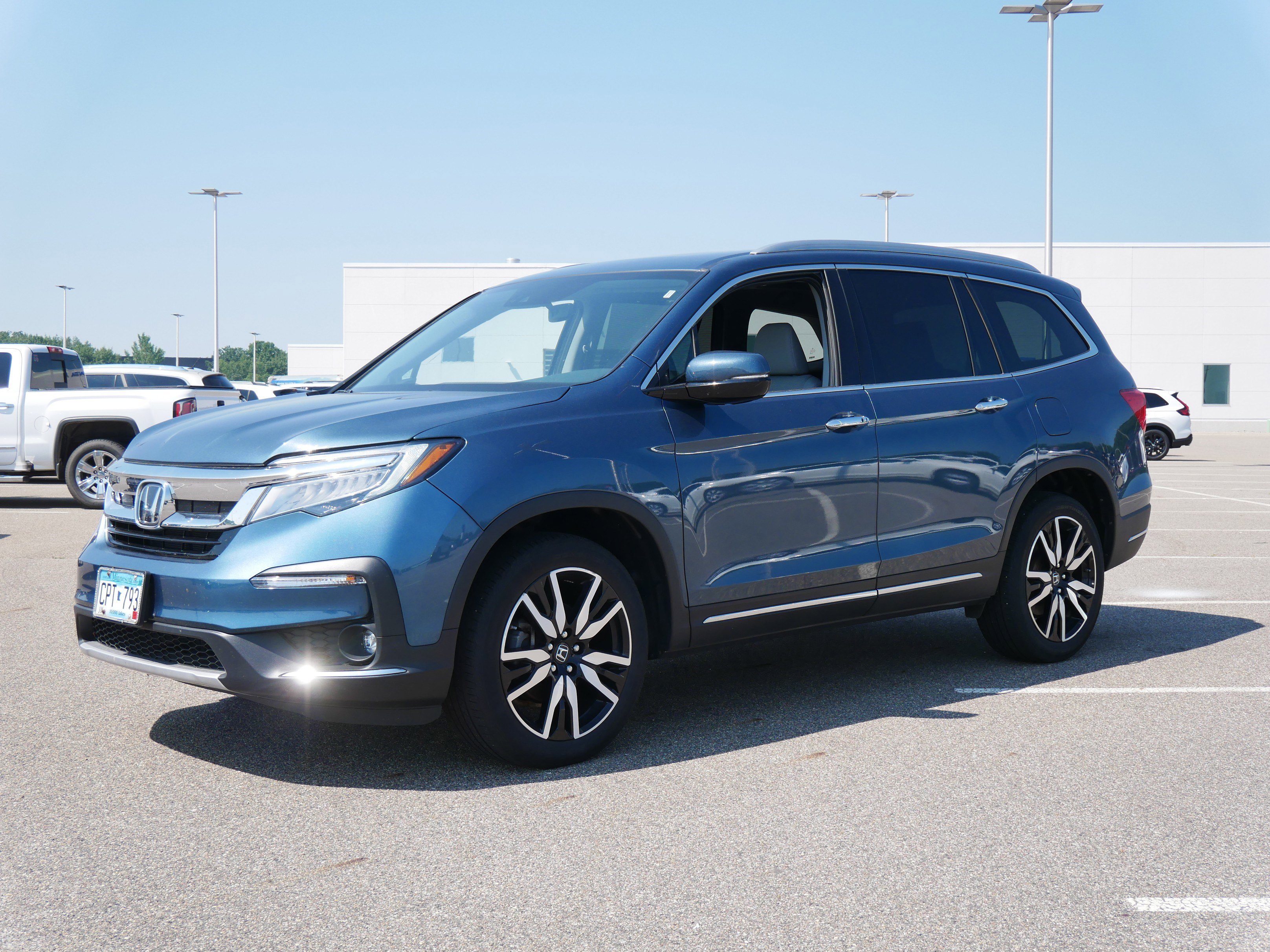 Used 2019 Honda Pilot Elite with VIN 5FNYF6H01KB060270 for sale in Waite Park, Minnesota