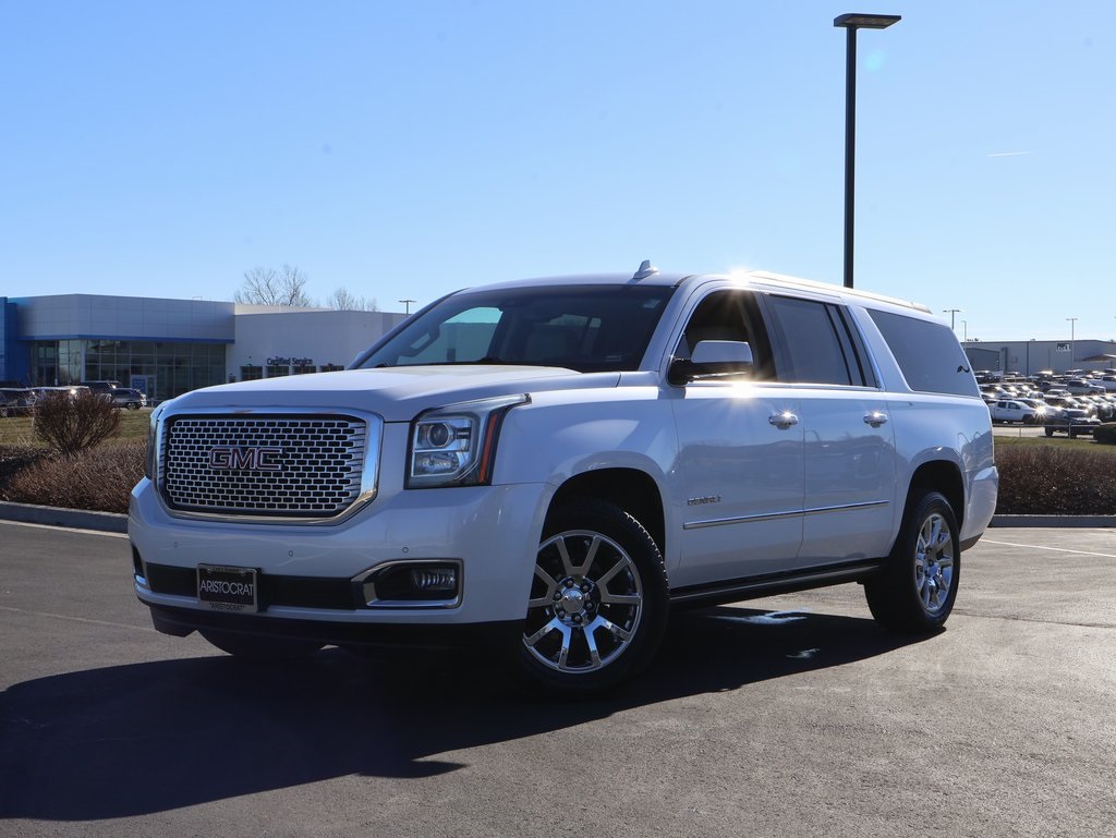 2016 GMC Yukon XL Denali's photo