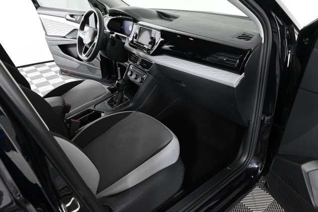 2022 Volkswagen Taos S photo 3