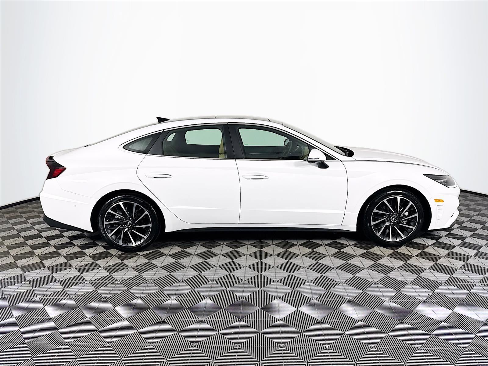 2023 Hyundai Sonata Limited photo 4