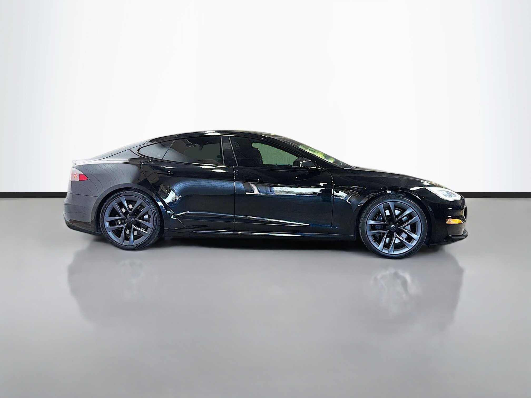 2021 Tesla Model S Plaid photo 3