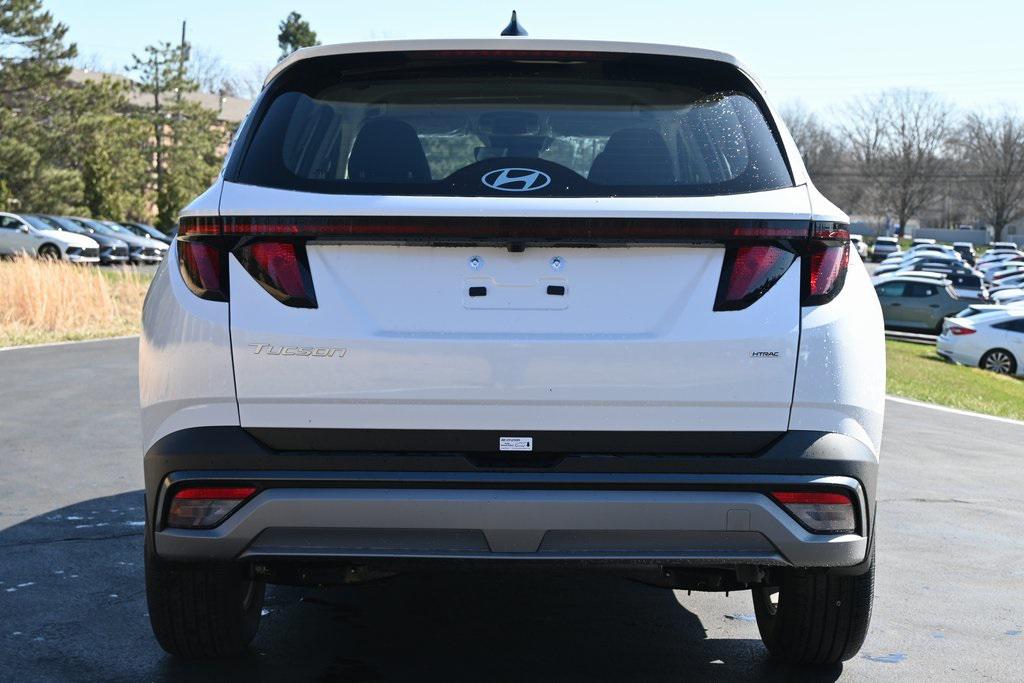 2025 Hyundai Tucson SE photo 4