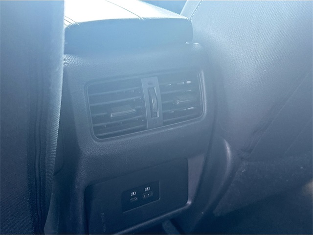 2022 Nissan Rogue SV photo 24