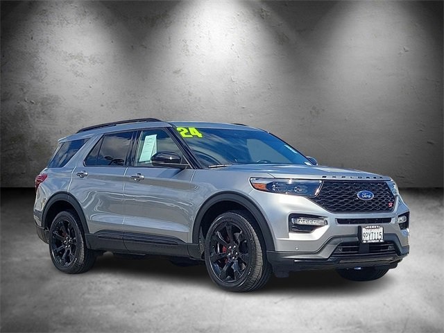 2024 Ford Explorer ST photo 2