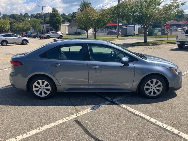 2021 Toyota Corolla LE photo 4