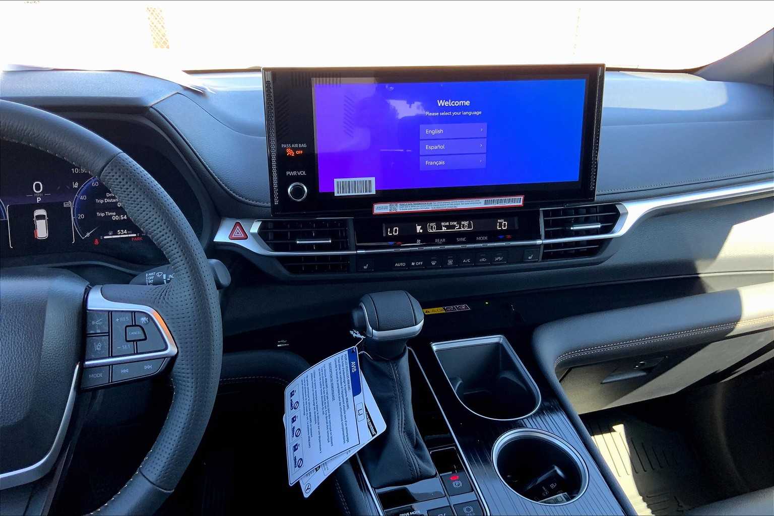 2025 Toyota Sienna Woodland Edition photo 6
