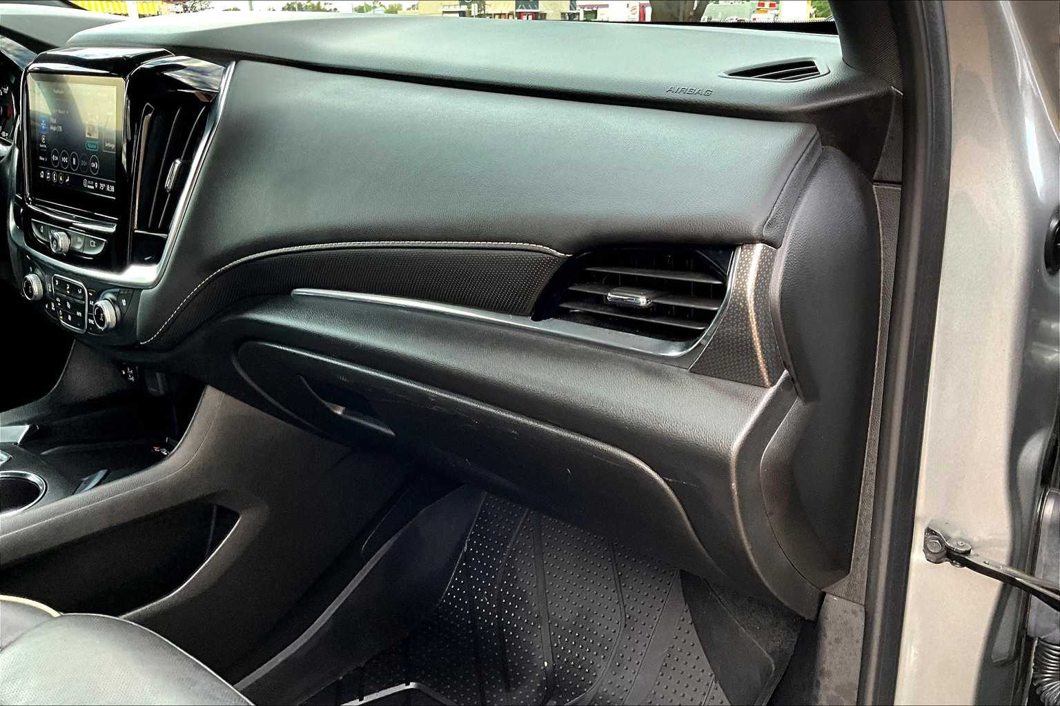 2023 Chevrolet Traverse Premier photo 13