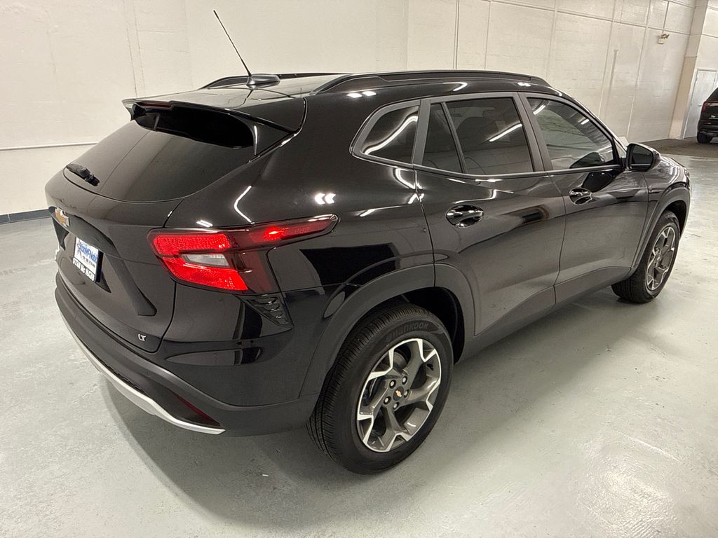 2026 Chevrolet Trax LT photo 7