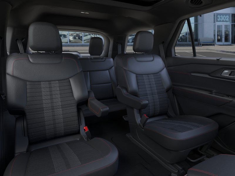 2025 Ford Explorer ST-Line photo 11