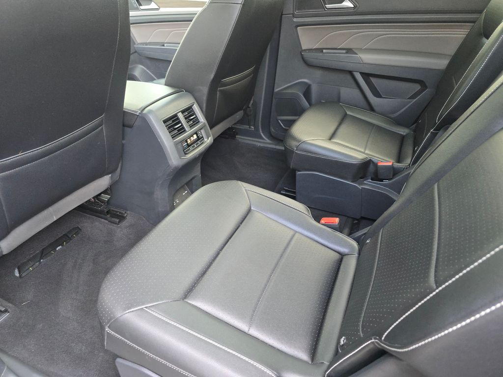 2021 Volkswagen Atlas SEL photo 17