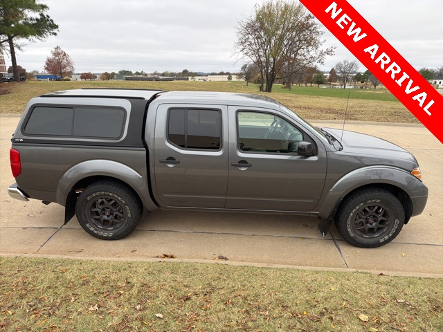 2019 Nissan Frontier SV photo 2