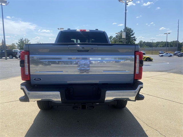 2026 Ford F-350 photo 3