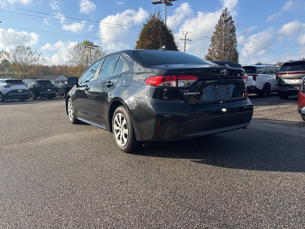 2023 Toyota Corolla LE photo 3