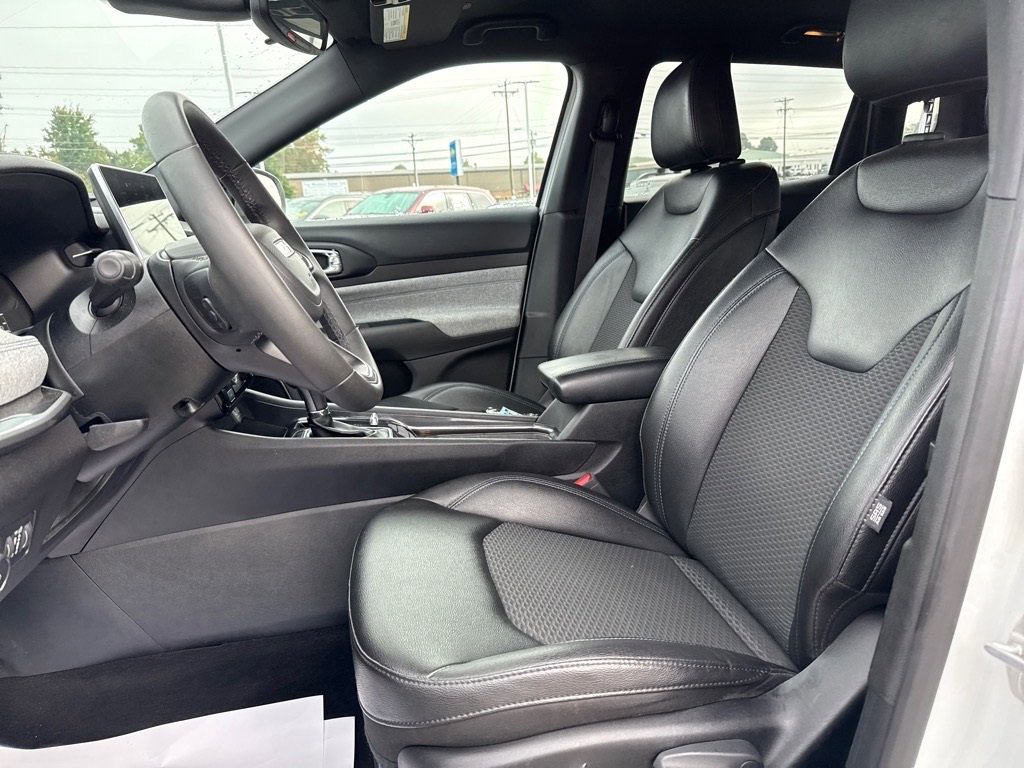 2024 Jeep Compass Latitude photo 4