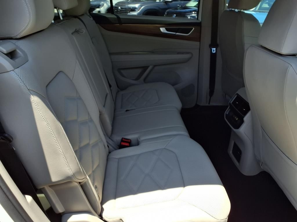 2025 Volkswagen Atlas SE photo 21