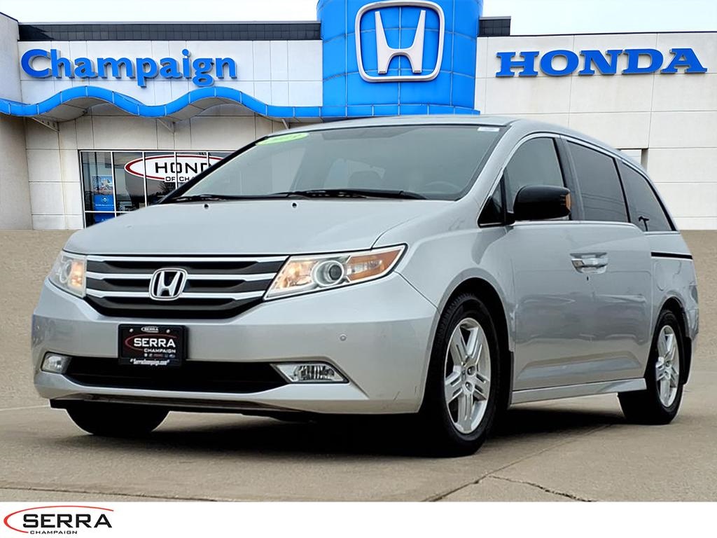 2013 Honda Odyssey Touring's photo
