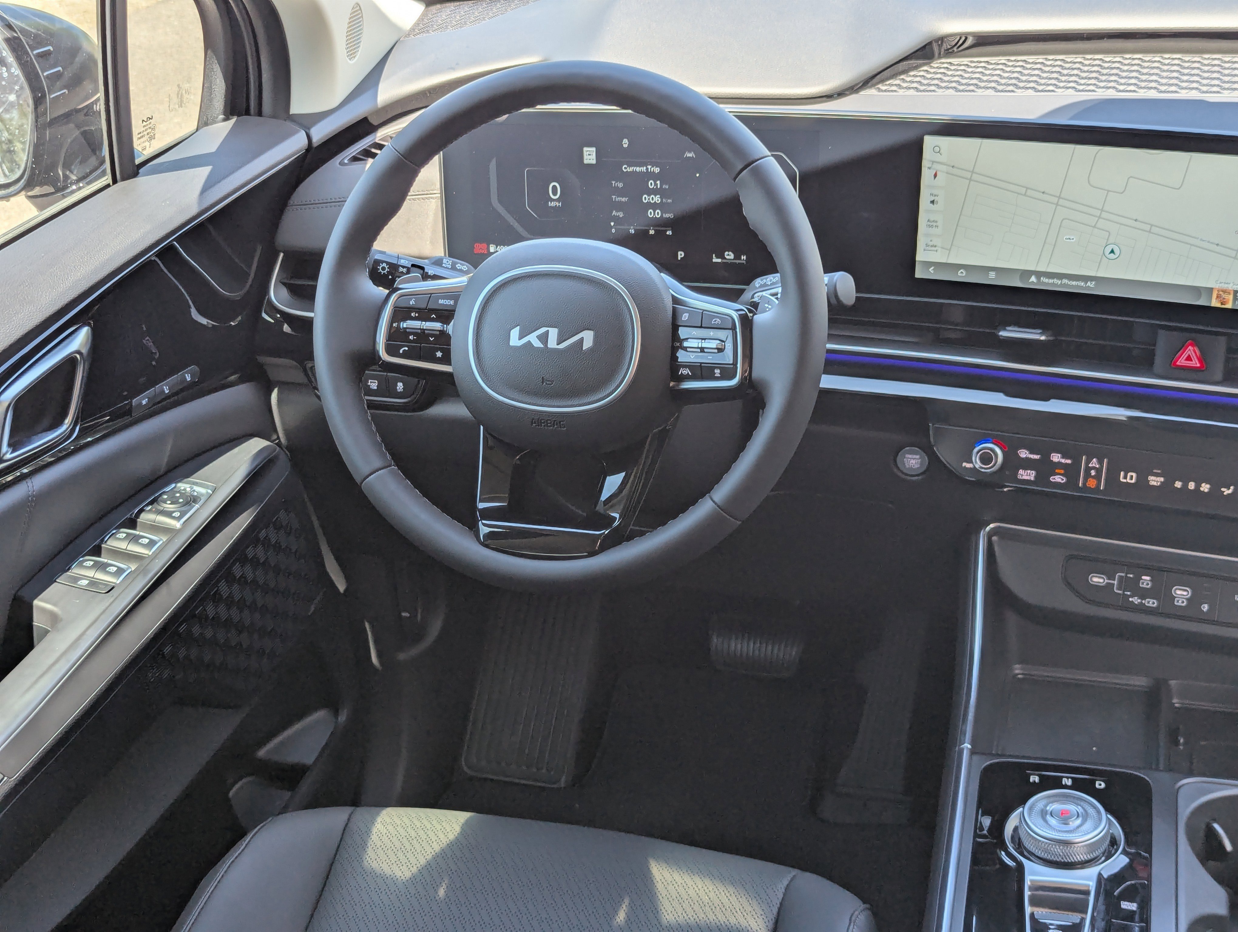 2025 Kia Carnival SX Prestige photo 2