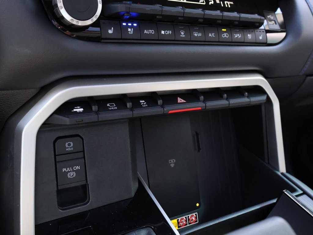 2025 Toyota Sequoia Platinum photo 36