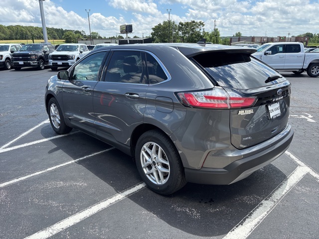 2024 Ford Edge SEL photo 4