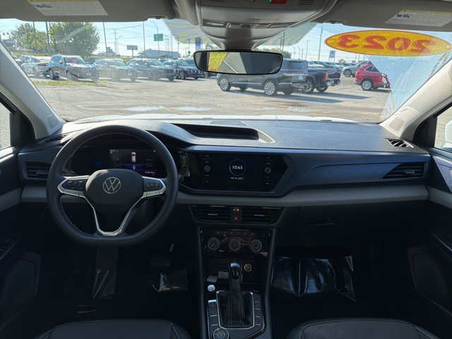 2023 Volkswagen Taos SE photo 9