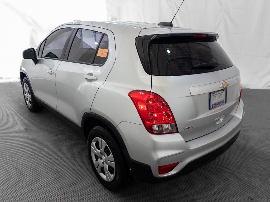 2019 Chevrolet Trax LS photo 4