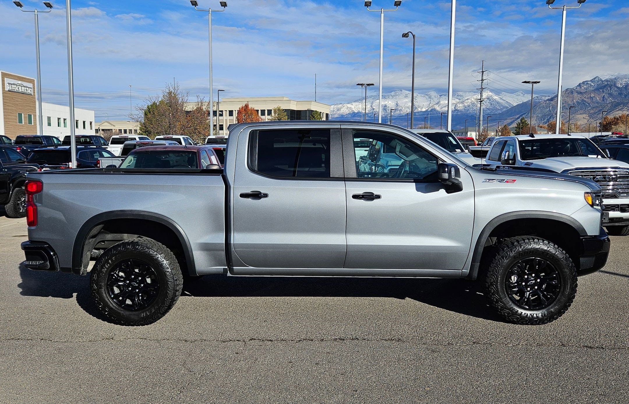 2023 Chevrolet Silverado 1500 ZR2 photo 2