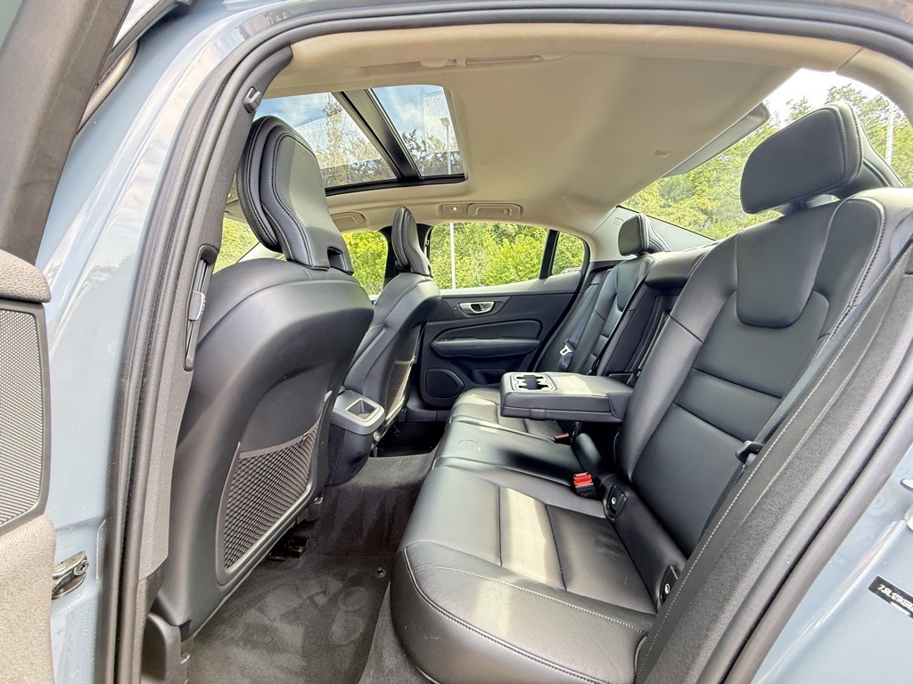 2024 Volvo S60 B5 Core photo 19