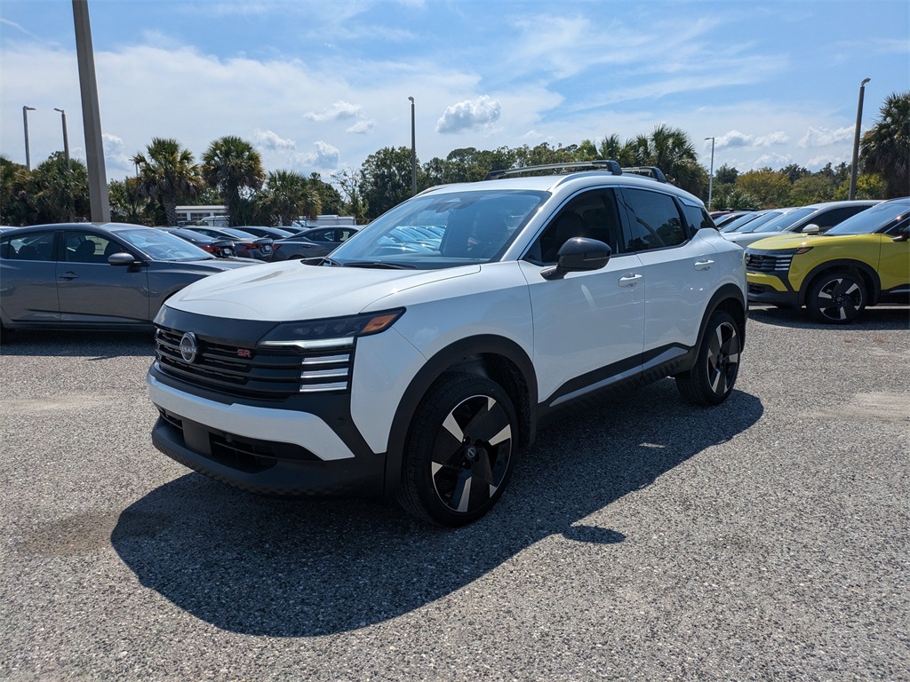 2026 Nissan Kicks SR photo 3