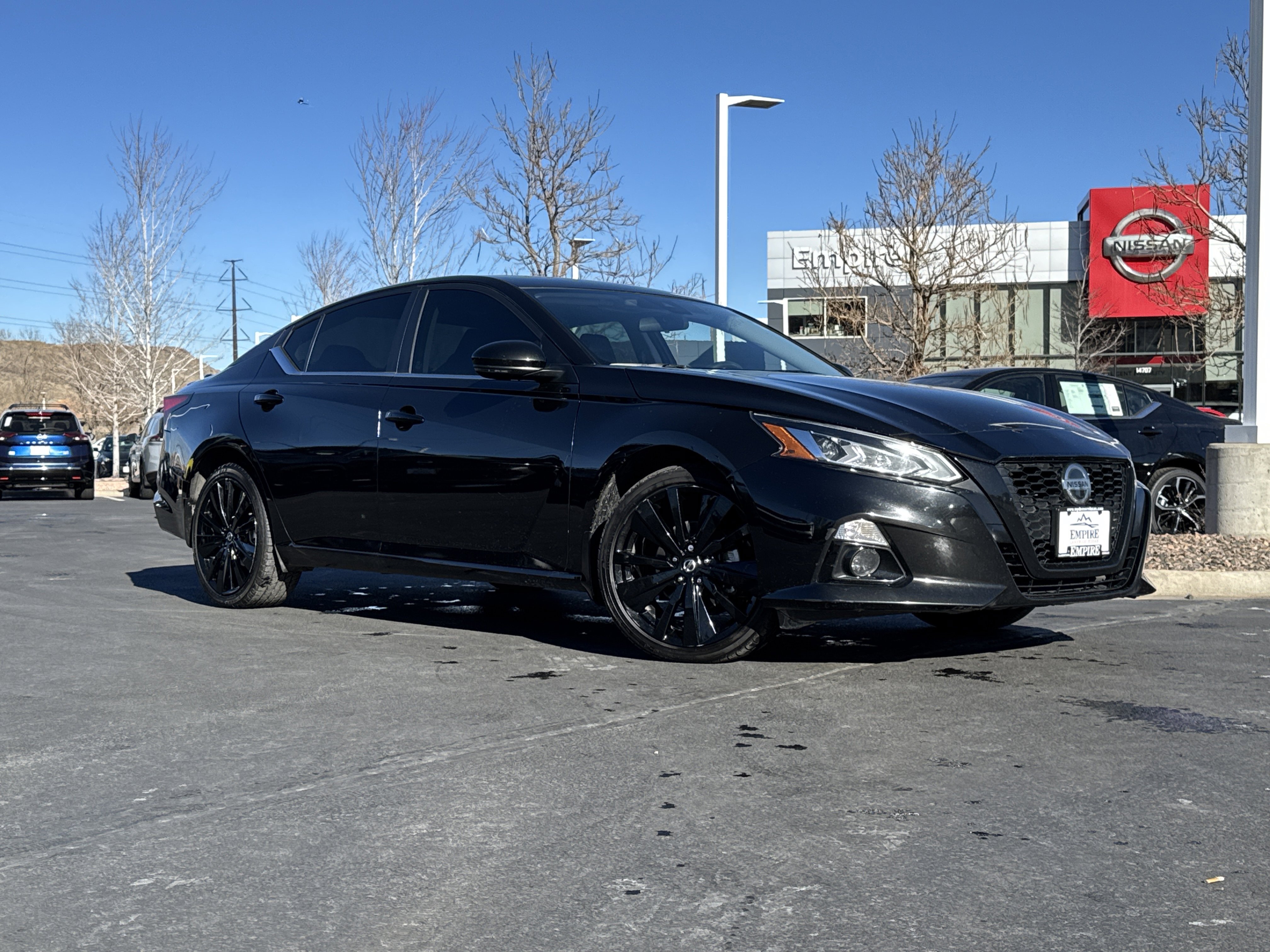 2022 Nissan Altima SR's photo