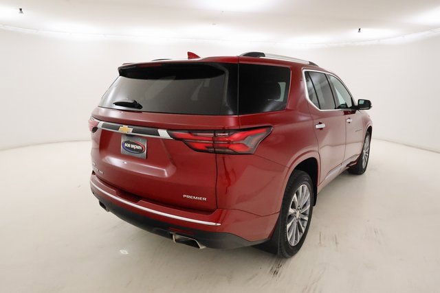 2023 Chevrolet Traverse Premier photo 2