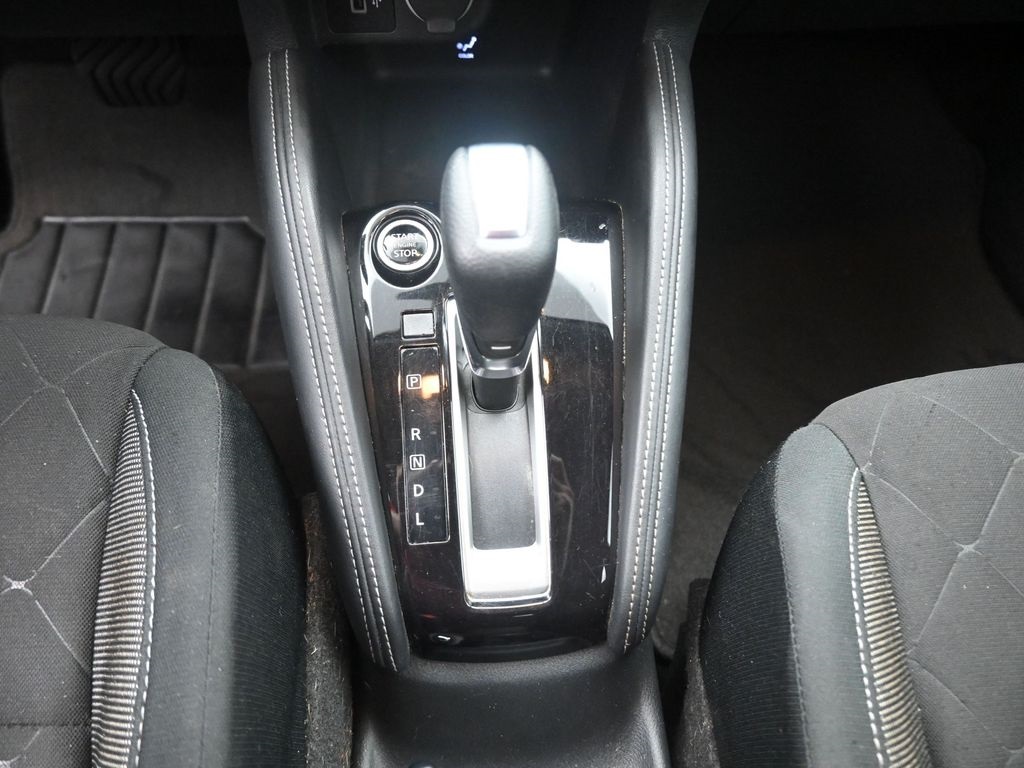 2020 Nissan Kicks SV photo 9