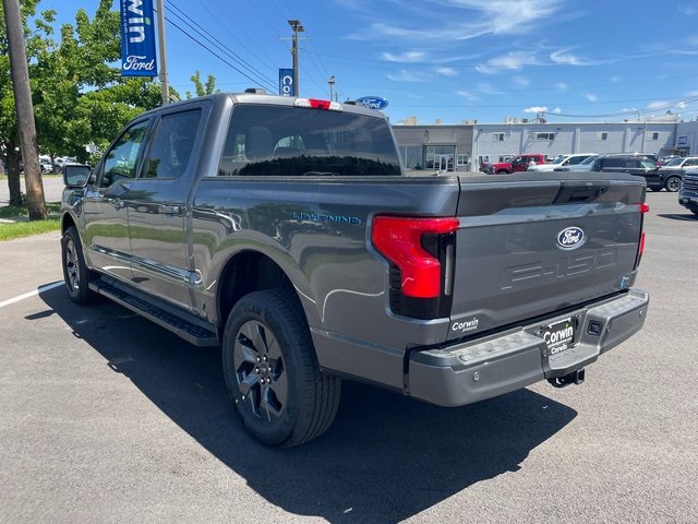 2025 Ford F-150 Lightning photo 14