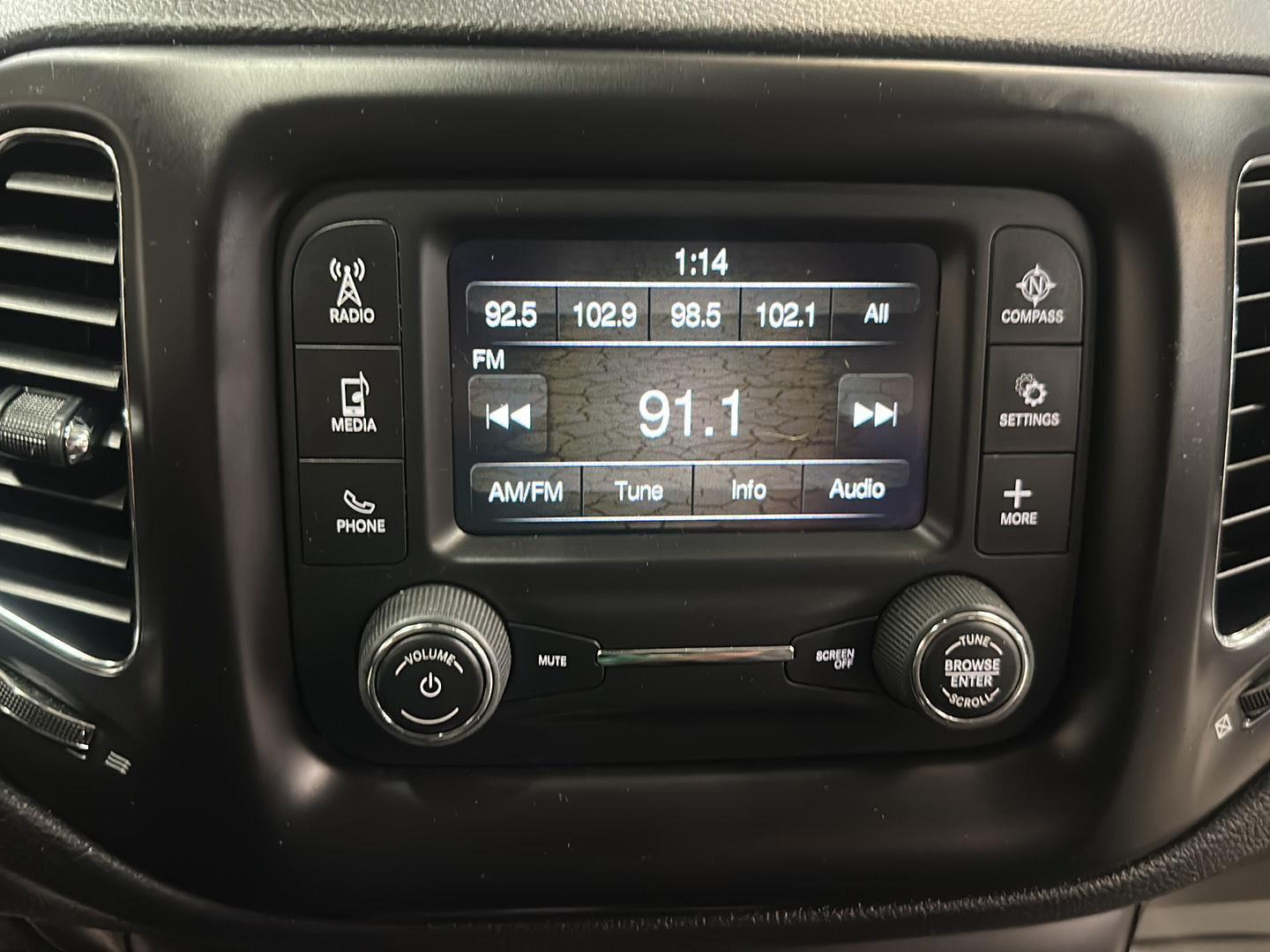 Used 2018 Jeep Compass Latitude with VIN 3C4NJDBB1JT366031 for sale in Waconia, Minnesota