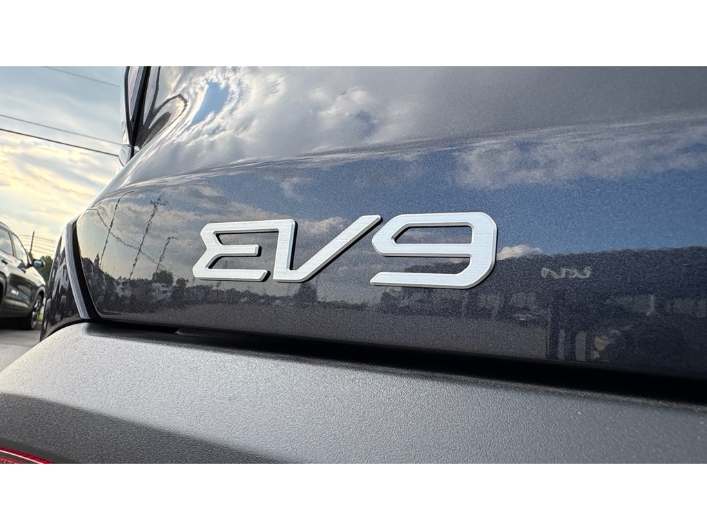 2026 Kia EV9 Wind photo 4