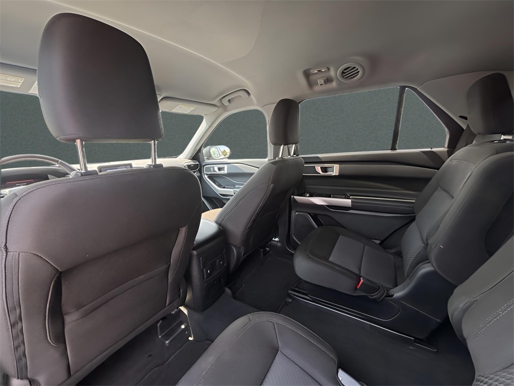 2023 Ford Explorer XLT photo 13